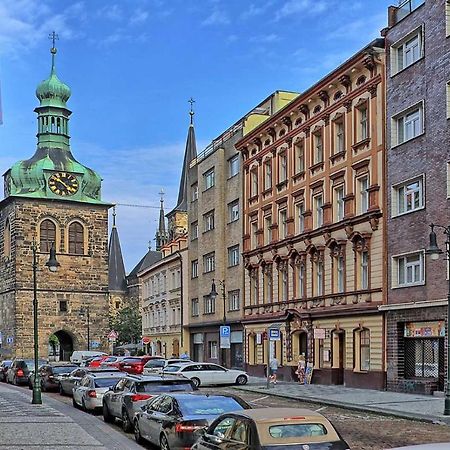Peter'S Tower Apartments Прага Екстер'єр фото