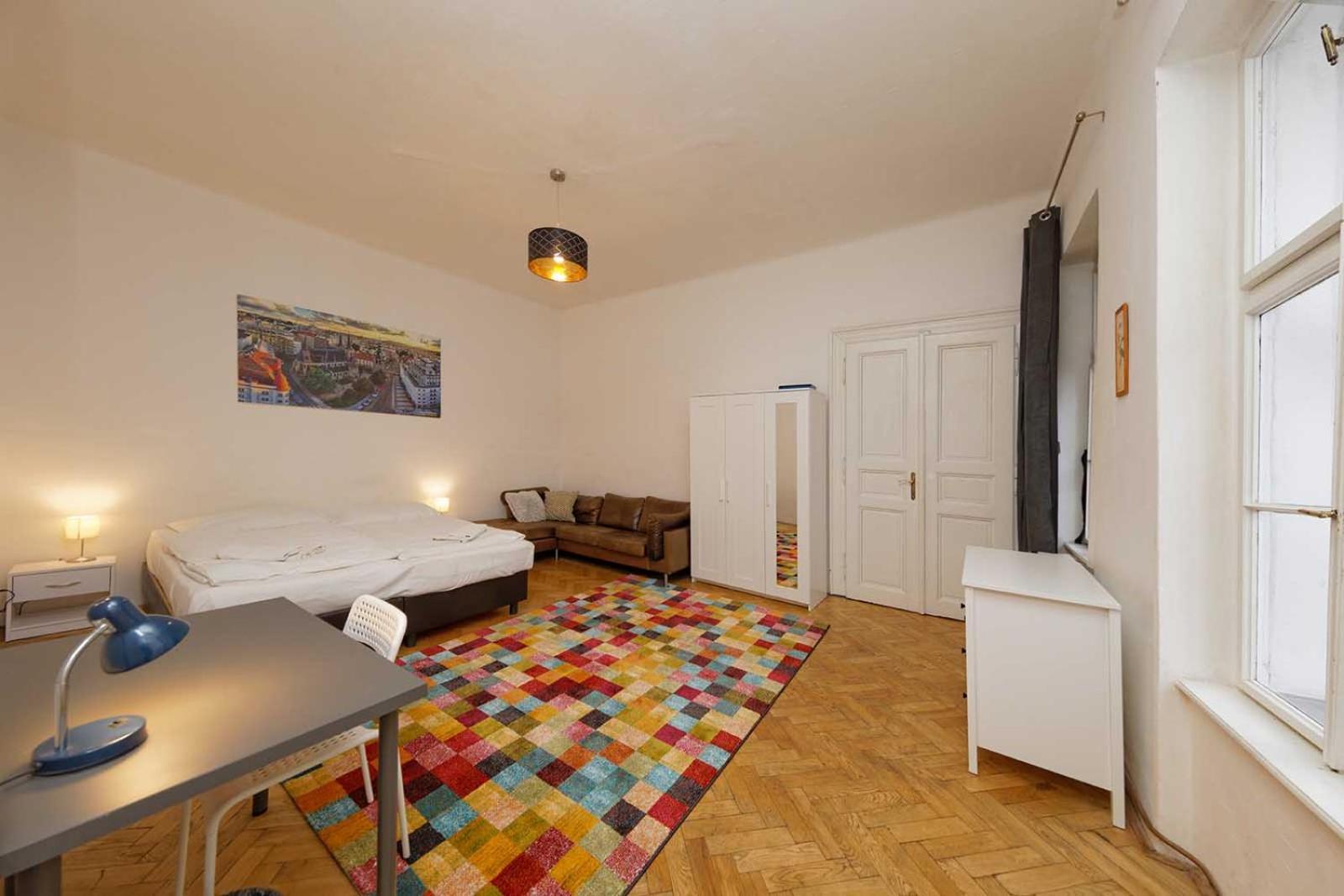 Peter'S Tower Apartments Прага Екстер'єр фото